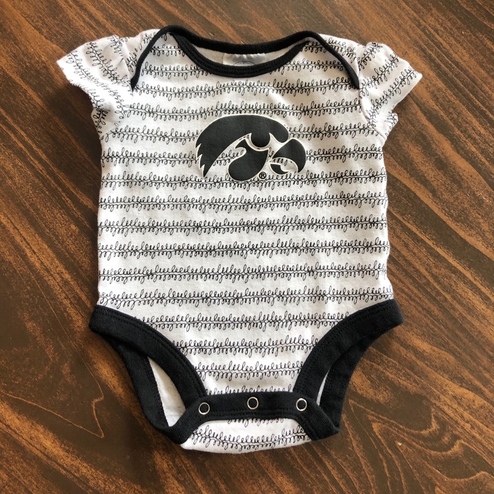Baby girls Iowa Hawkeyes onesie